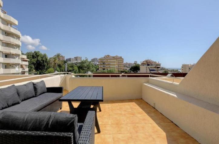 El Estudio De La Playa Benalbeach 324 Gran Terraza Vistas Al Mar Benalmadena Exterior photo